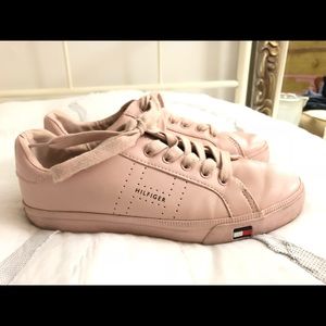 Tommy Hilfiger sneakers. Pink. Size 7.5